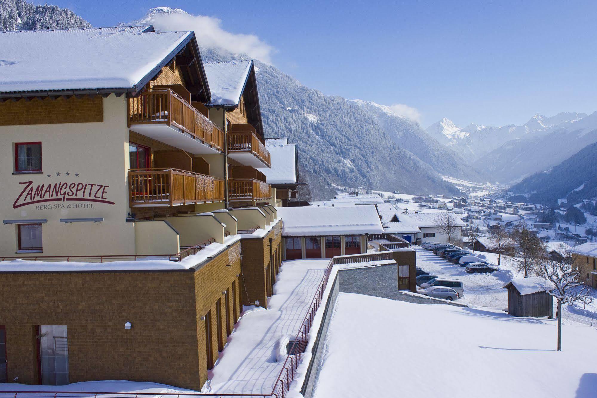 Berg-Spa & Hotel Zamangspitze Sankt Gallenkirch Exterior photo